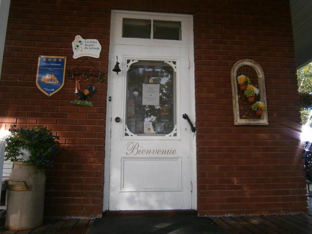 Gîte La Tempérance Charette Extérieur photo