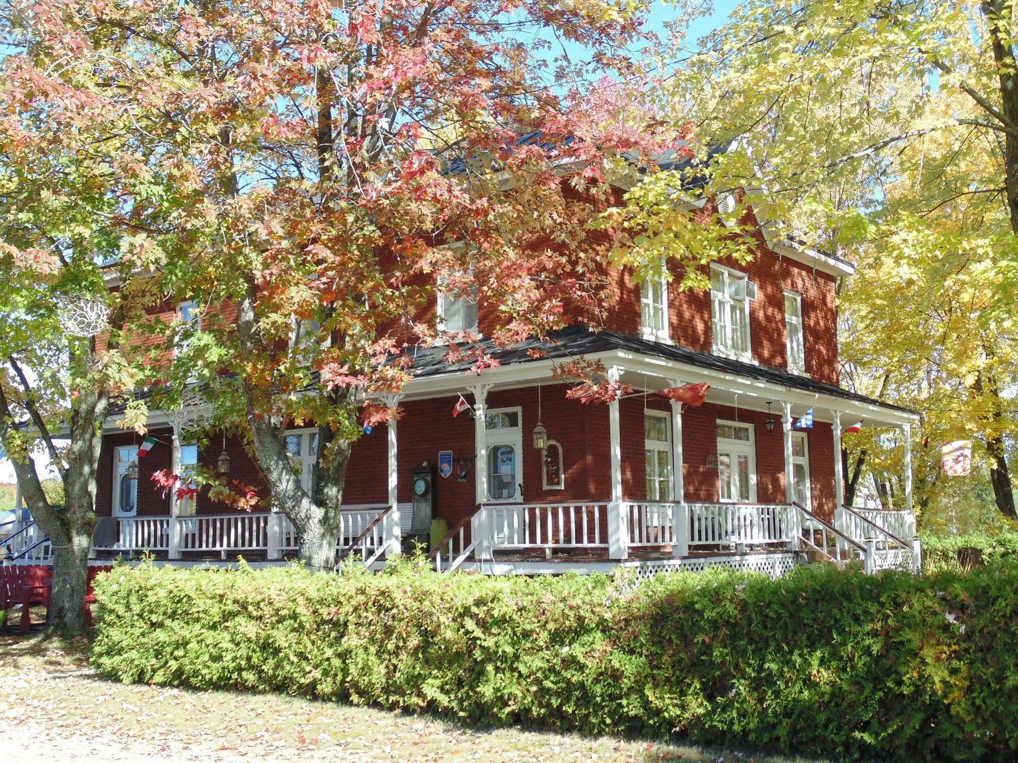 Gîte La Tempérance Charette Extérieur photo